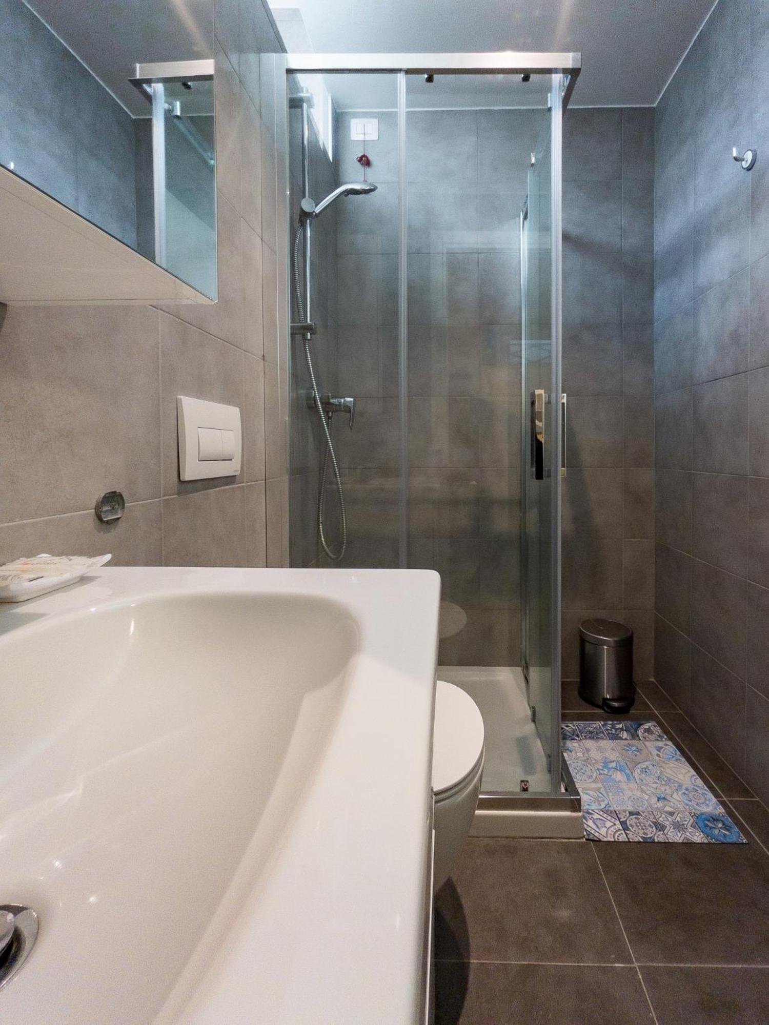 Rrrapido Holy Suites And Rooms - Via Sardegna Mailand Exterior foto